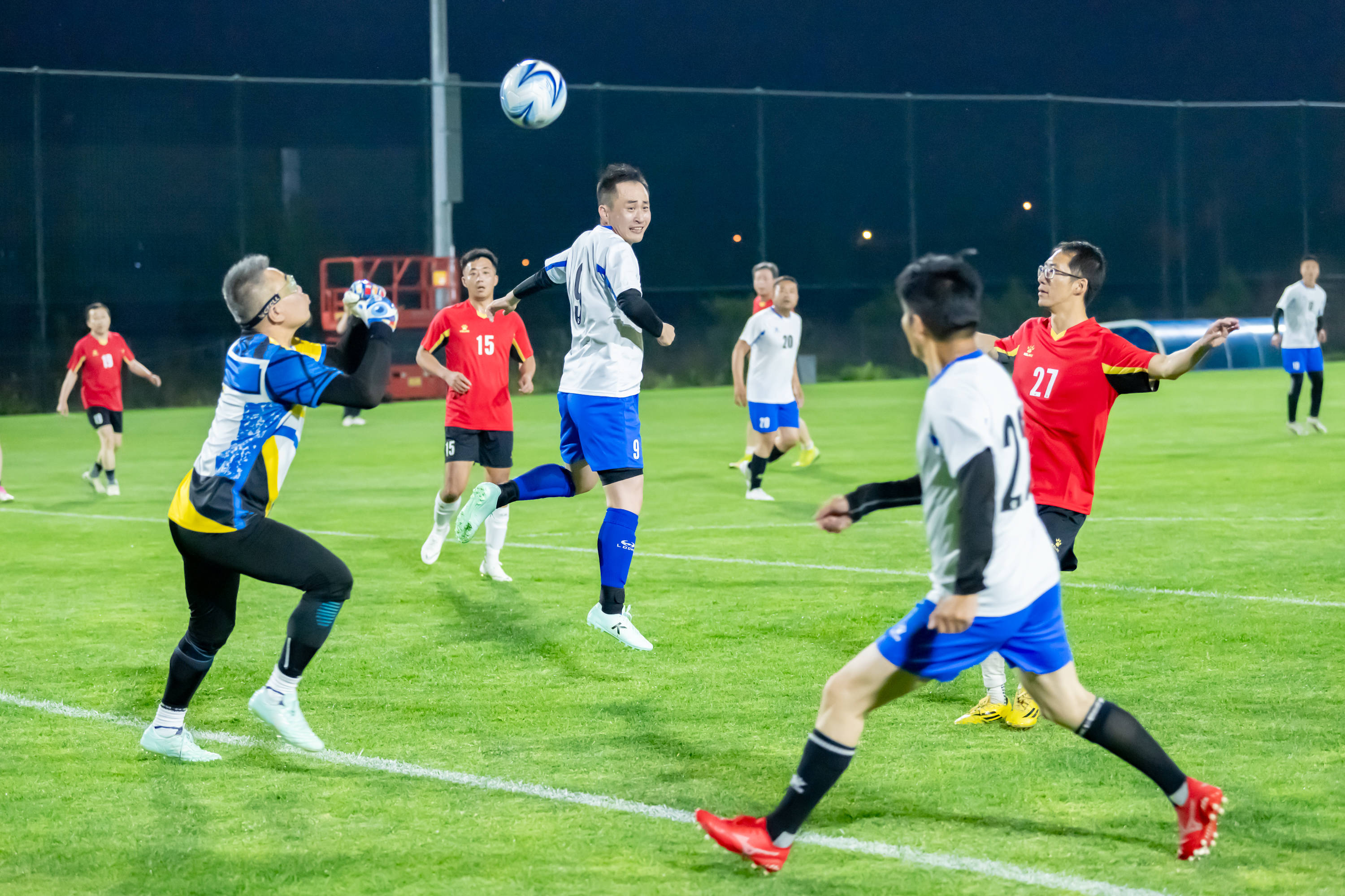 强力扣杀的 强力扣杀的